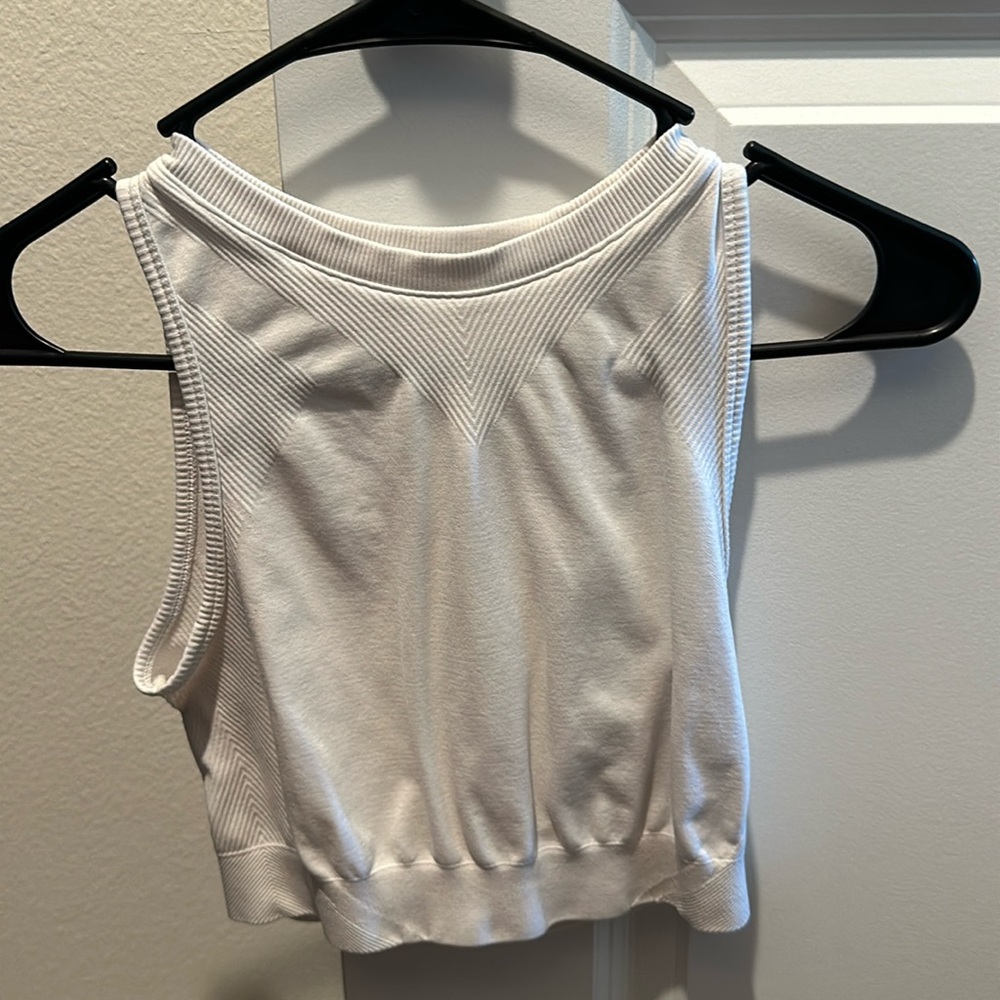 Alphalete tank top